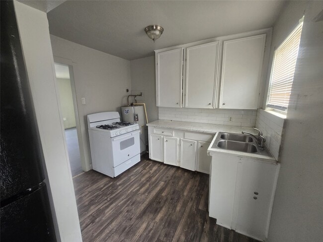 Building Photo - 1133 5th Ave N