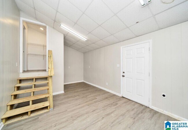 Building Photo - 1578 Cunningham Dr