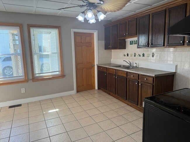 Building Photo - 406-408-408 Court St