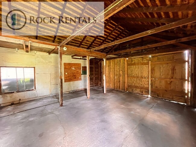 Building Photo - 3 Bed 1 Bath with Bonus Room