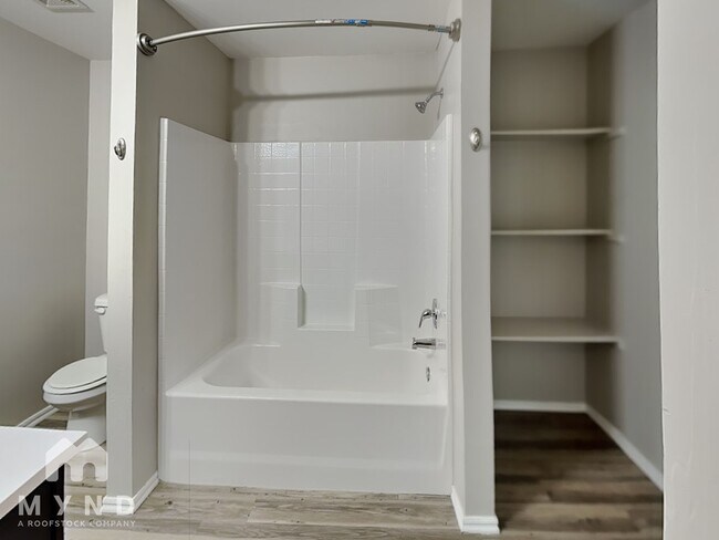 Building Photo - 10001 Sussex Pl