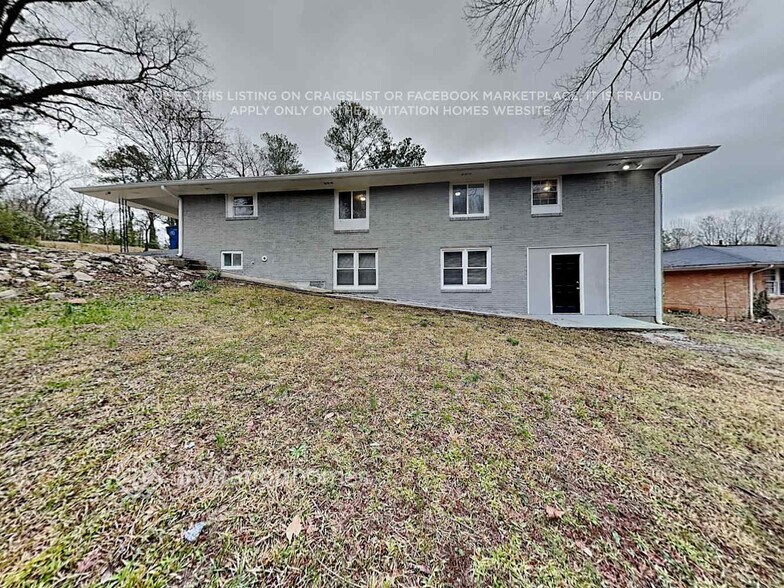 Building Photo - 2398 Lilla Cir SW