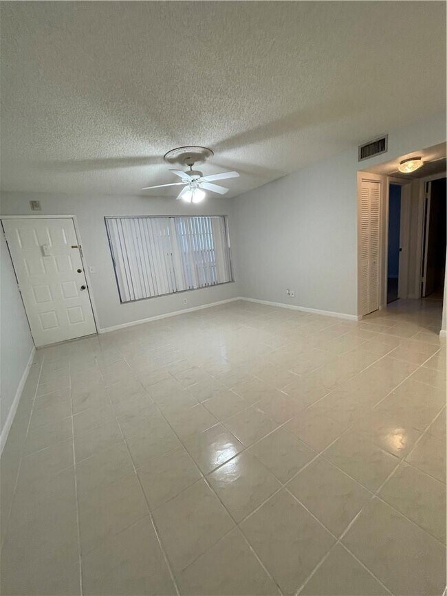 Building Photo - 3546 N University Dr