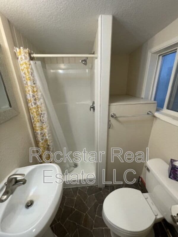 Building Photo - 604 S Sunderland Rd