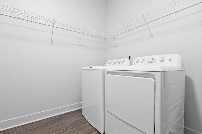 Building Photo - 8506 Westfield Blvd