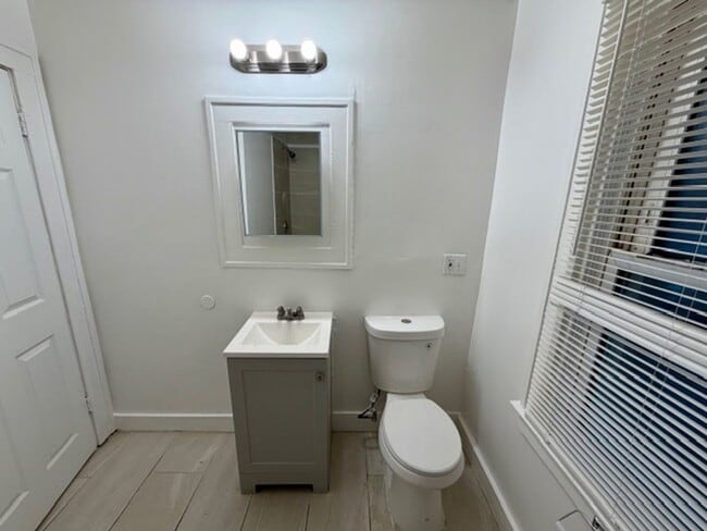 Building Photo - 3 bedroom 1 bath for lease- Section 8 ready