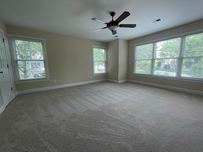 Building Photo - 102 LittleBranch Trail