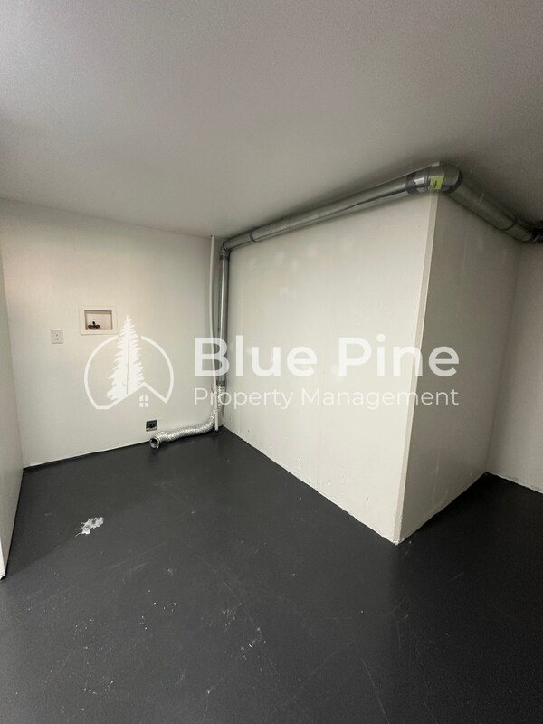 Building Photo - 577-577 Tendoy Dr