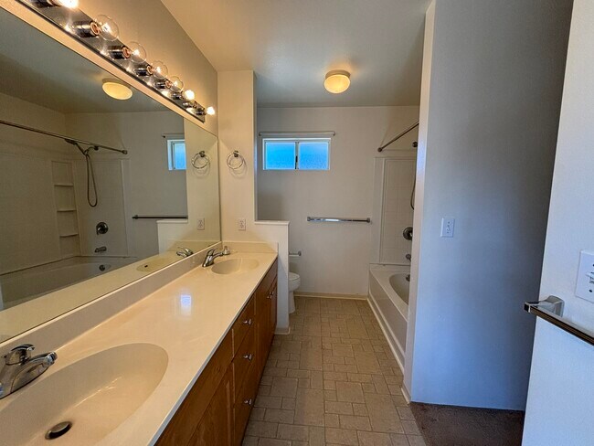 Building Photo - 91-574-574 Makalea St