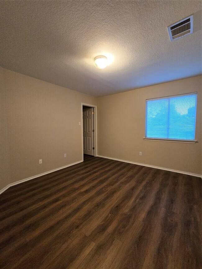 Building Photo - 8309 Dulac Dr