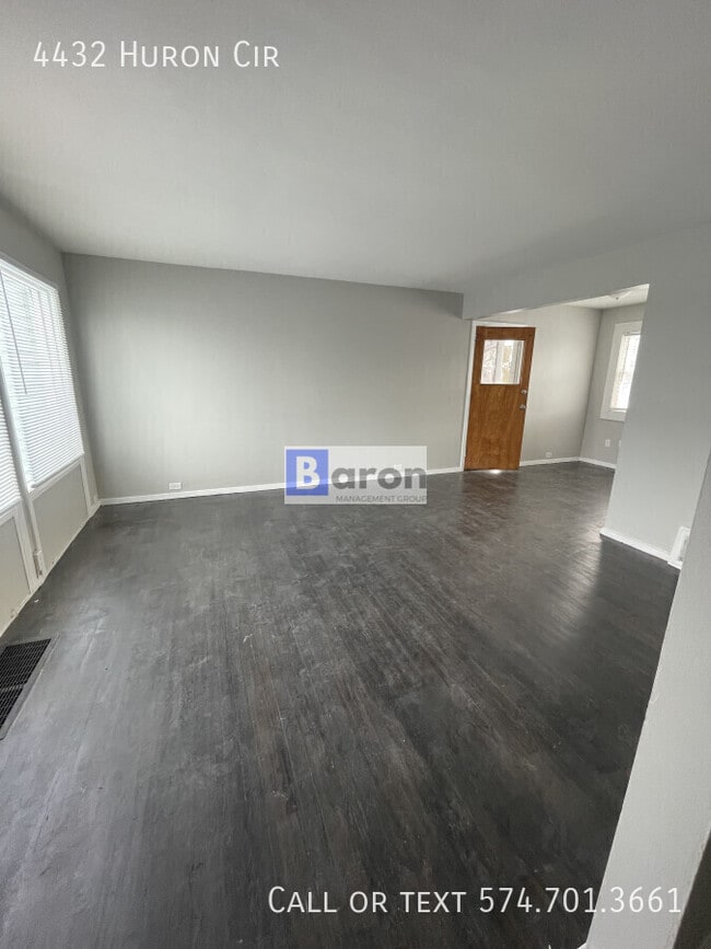 Building Photo - 4432 Huron Cir