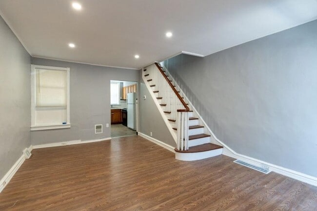 Building Photo - 2835 Winton St