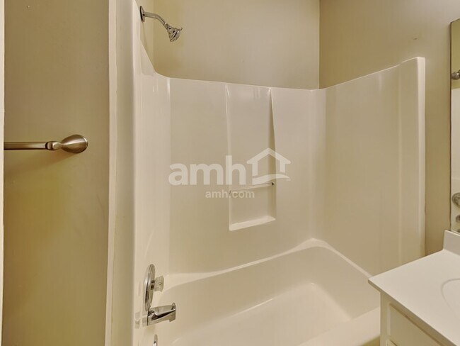 Building Photo - 521 Autumn Walk