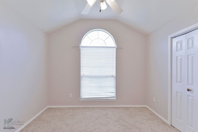 Building Photo - Great 3 bedroom 2 bath home in Wylie district.