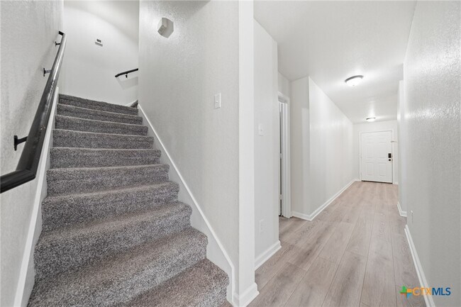 Building Photo - 5304 Oster Dr