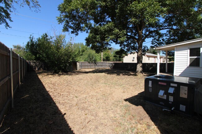 Building Photo - 59 Shirley Ln