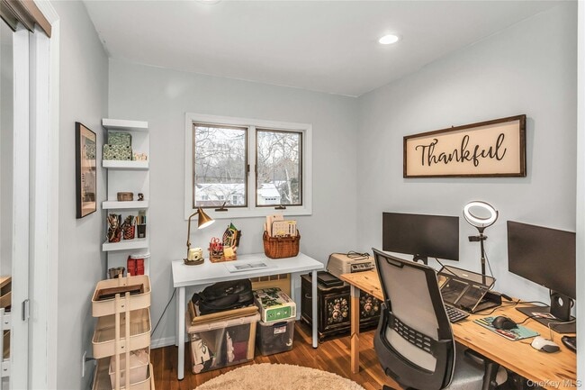 Building Photo - 88 Burton Ln