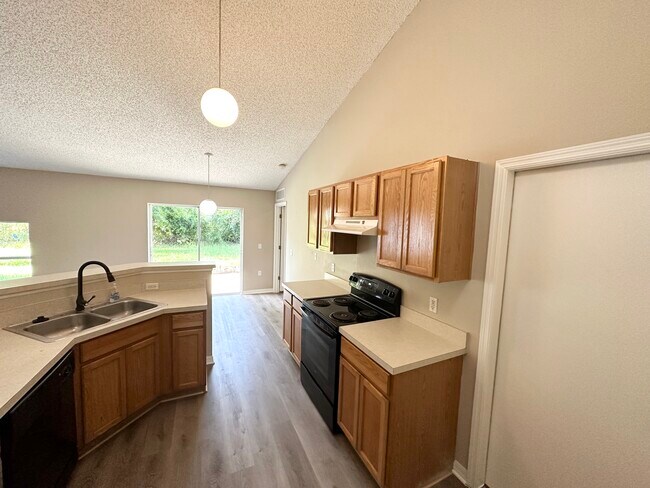Building Photo - 71 Reidsville Dr