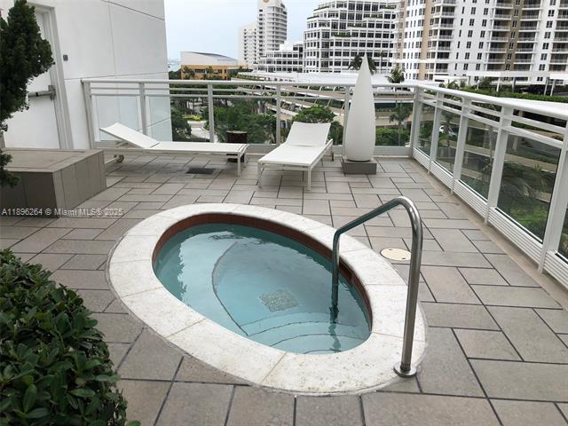 Building Photo - 900 Brickell Key Dr