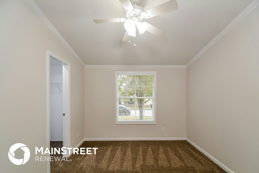 Building Photo - 617 E Walnut Ave