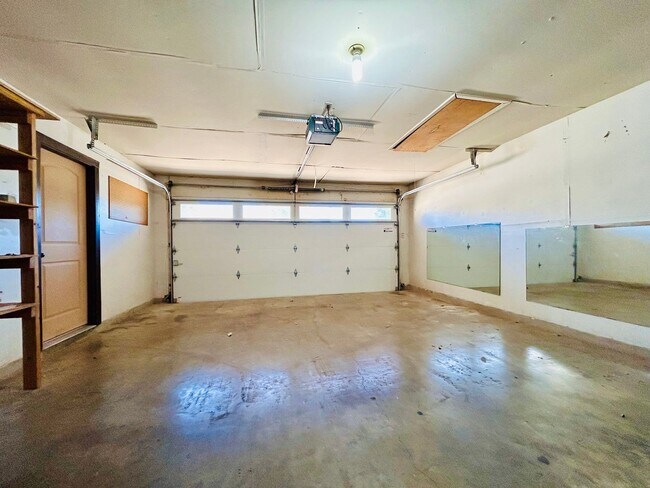 Building Photo - 11300 Maidenstone Dr