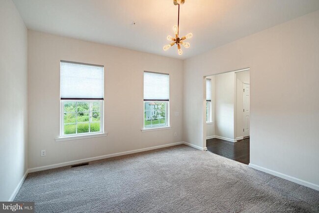 Building Photo - 720 Sun Valley Ct