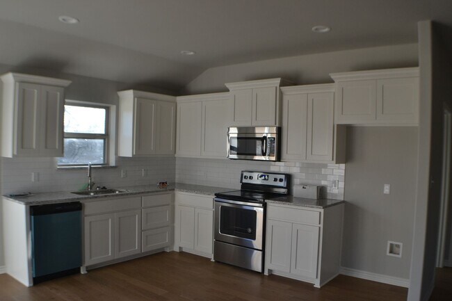 Building Photo - 3 bed 2 bath House for Lease in Sherman