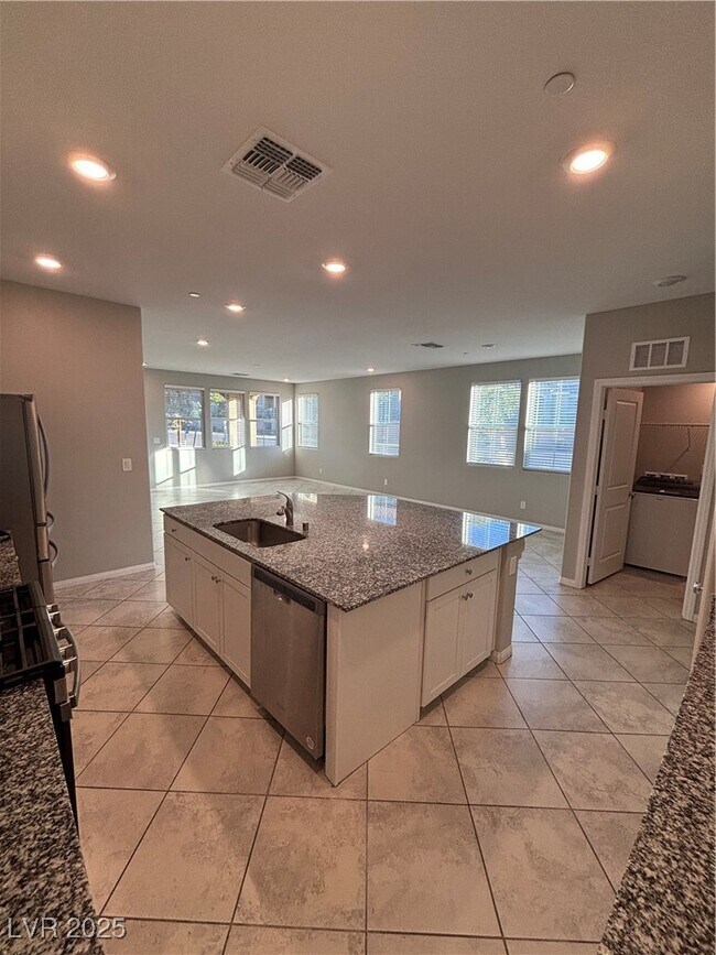 Building Photo - 2456 Bagnara Pl