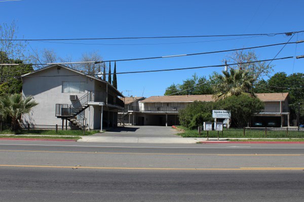 Building Photo - Del Rio Apartments