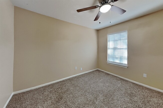 Building Photo - 151 E Pathfinders Cir