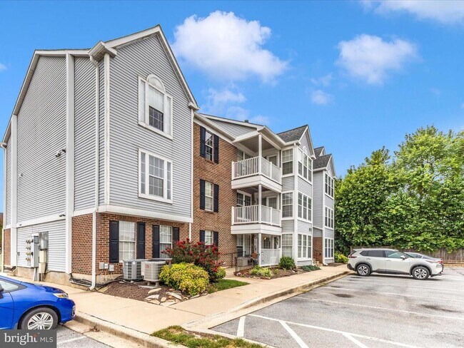 Building Photo - 615 Himes Ave