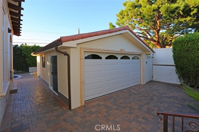 Building Photo - 831 E Orange Grove Ave