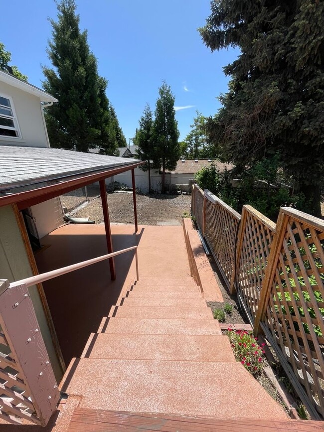 Building Photo - Studio Apartment - All basic utilities inc...