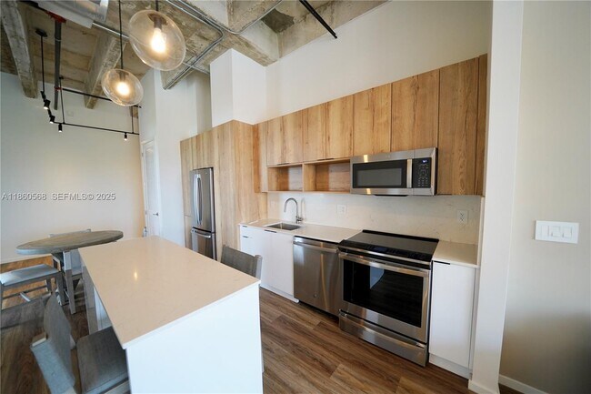 Primary Photo - 7920 NE 2nd Ave