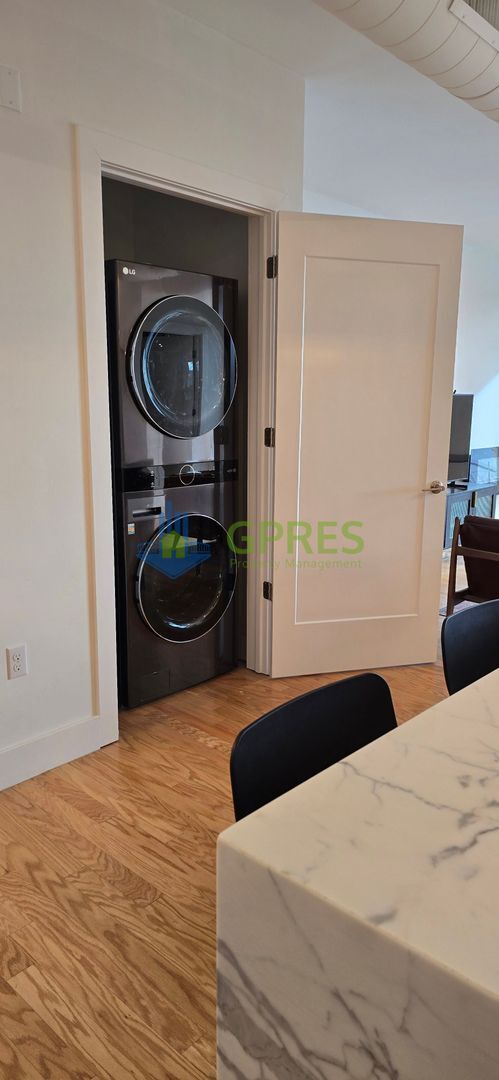 Building Photo - 3725 Butler St