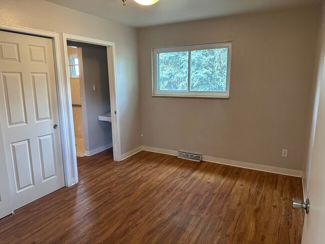 Building Photo - 5 bedroom Ranch home in North Colorado Spr...