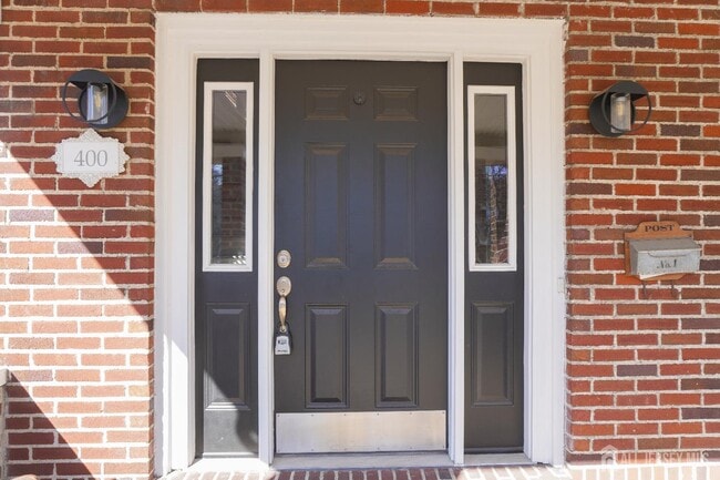 Building Photo - 400 Stockton St