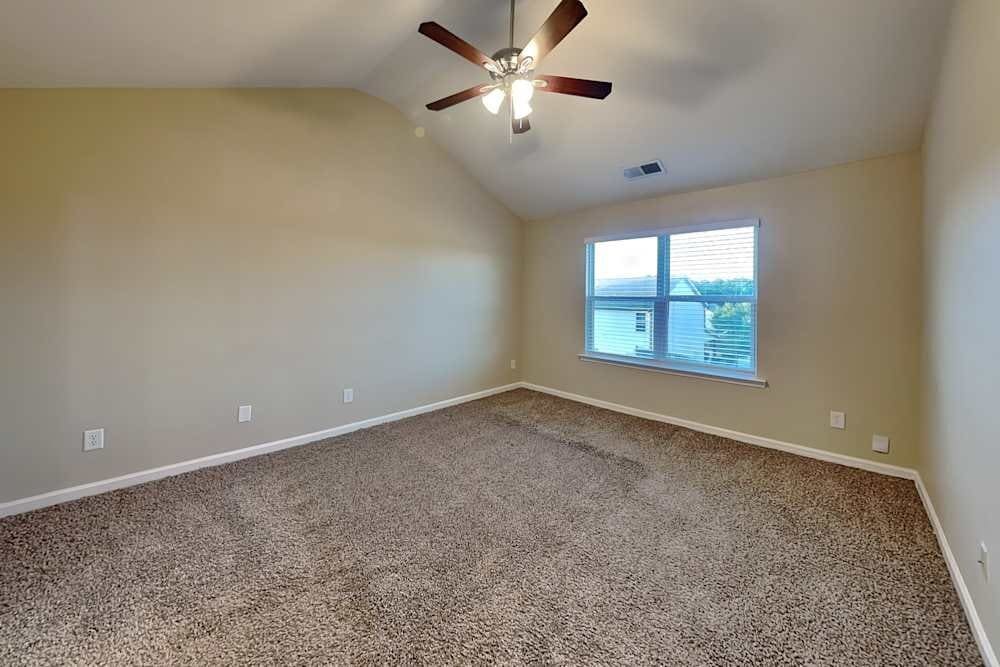 Building Photo - 935 Donington Cir SE