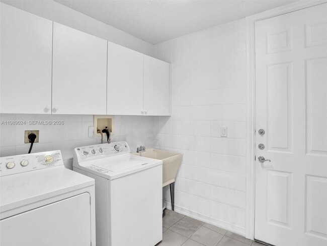 Building Photo - 20780 NE 32nd Ave