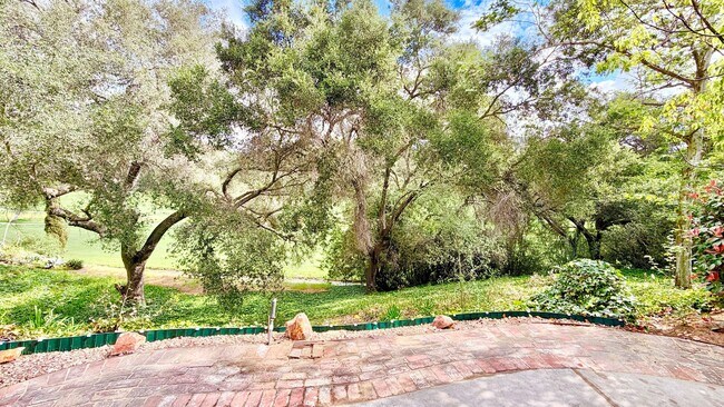 Building Photo - Beautifully Updated Two-Story Townhome on the Pala Mesa Golf Course in Fallbrook!