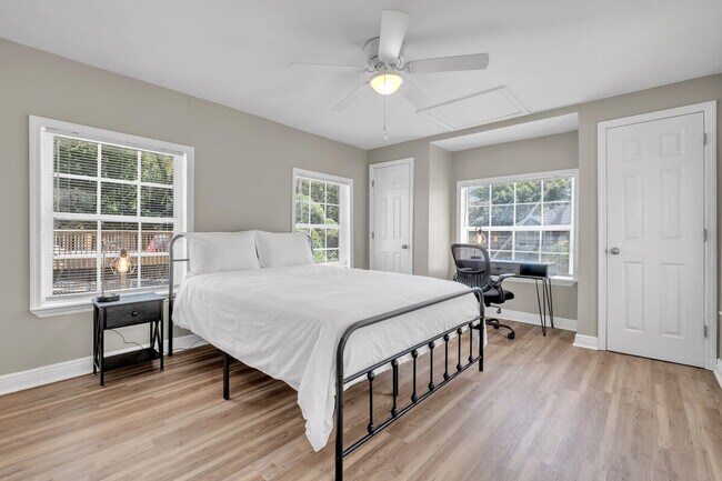 Building Photo - 908 Buena Vista Dr