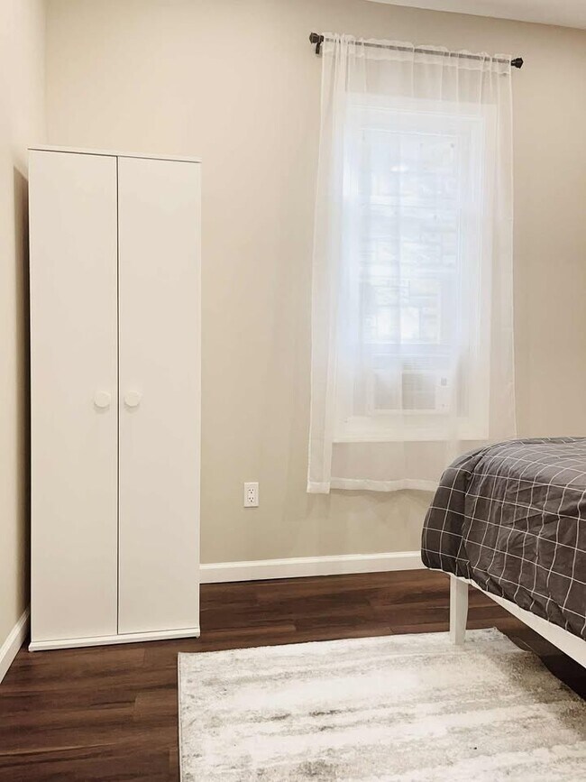 Building Photo - 2621 Edwin St