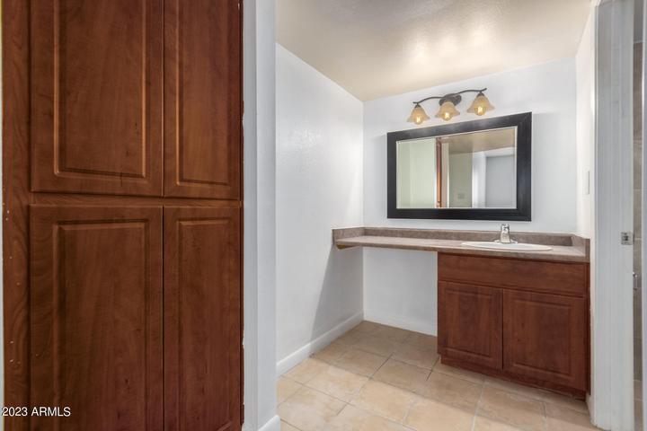 Building Photo - 5995 N 78th St