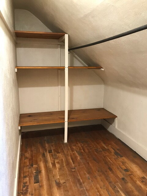 Building Photo - 3 Bedroom Home with Bonus Room - Available September 1st