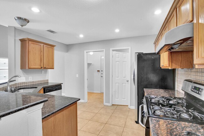 Building Photo - 10718 Claywood Dr