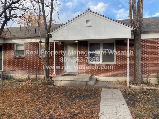 Building Photo - 1480 S Green St