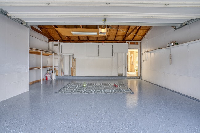 Building Photo - 4252 Comet Cir