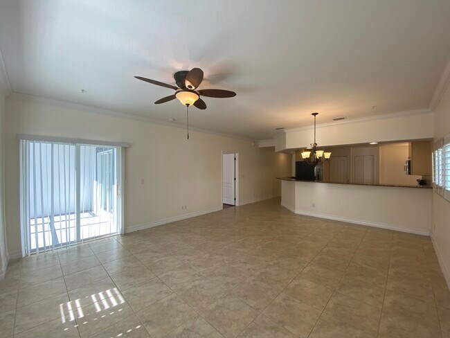 Building Photo - 12101 Santaluz Dr