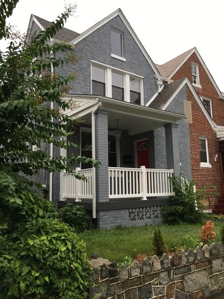 Building Photo - 607 Quintana Pl NW