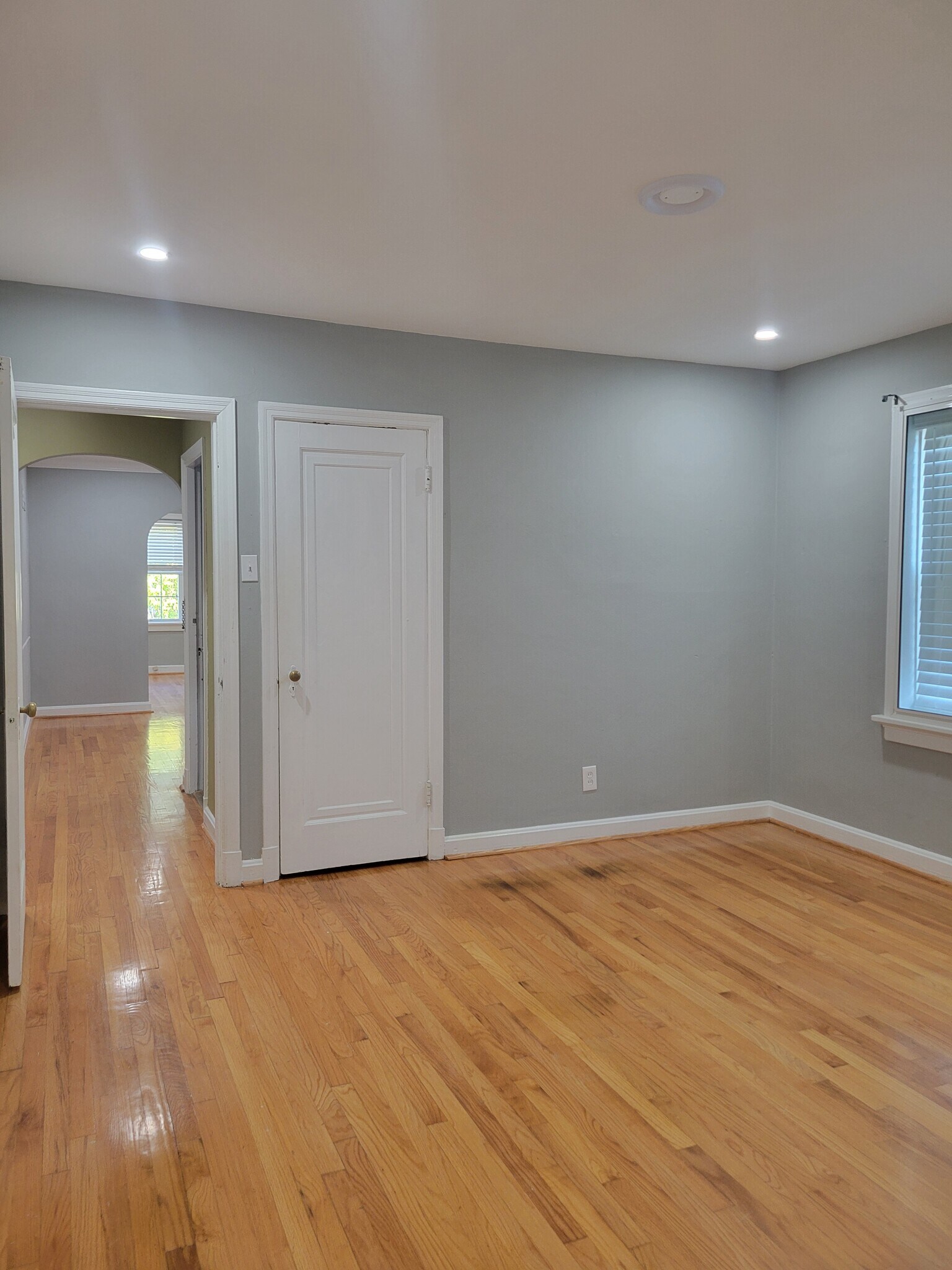 Building Photo - 7230 W Park Ave